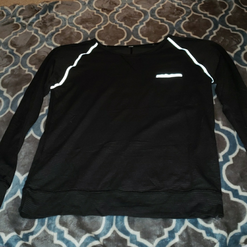 Lululemon lightweight top. 8.